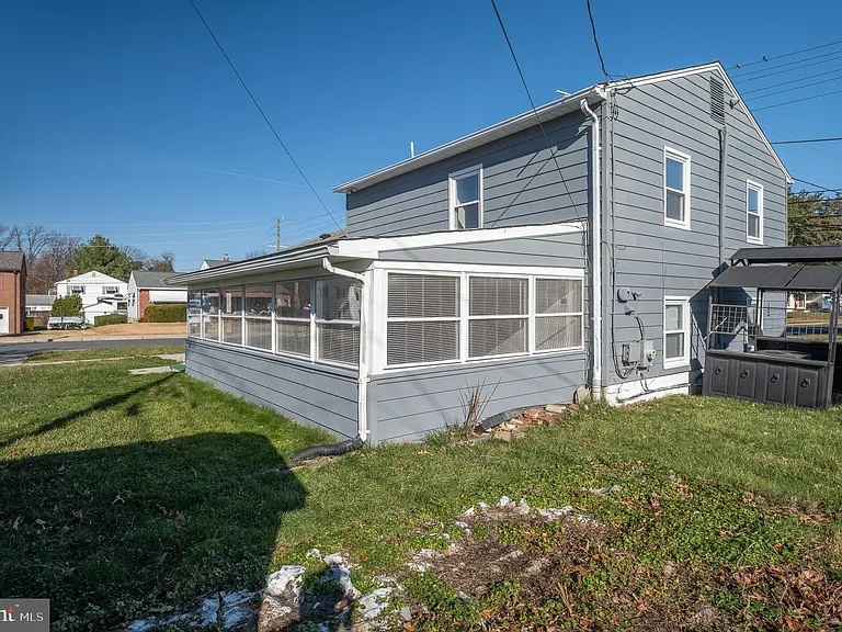 312 N Hammonds Ferry Rd — Photo 6