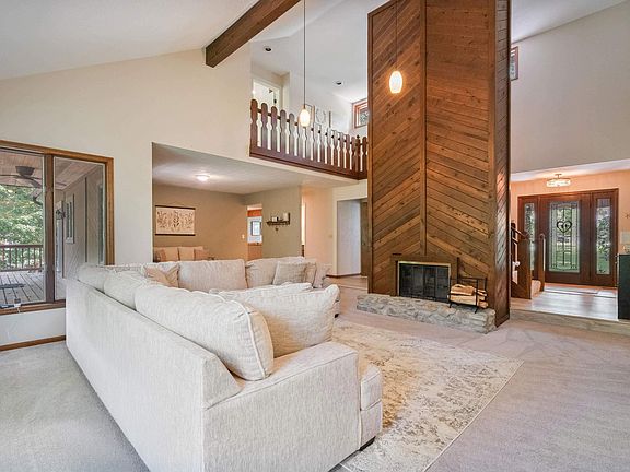 2nd image of 3306 Walton Way