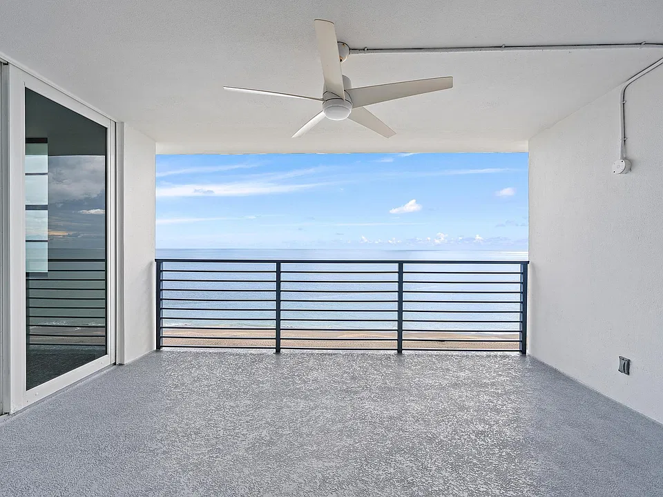 900 Ocean Dr #706