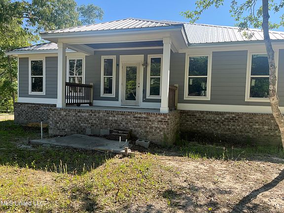 3rd image of 2508 Bahama Dr