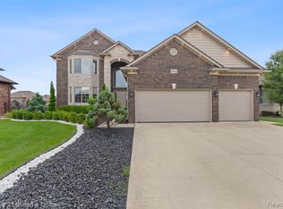 56742 Clearstone Dr, Macomb, MI