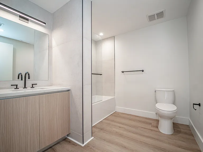 2828 London St #3070 — Photo 18