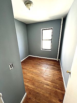 3rd image of 21-28 35th St 5th-fl 5H