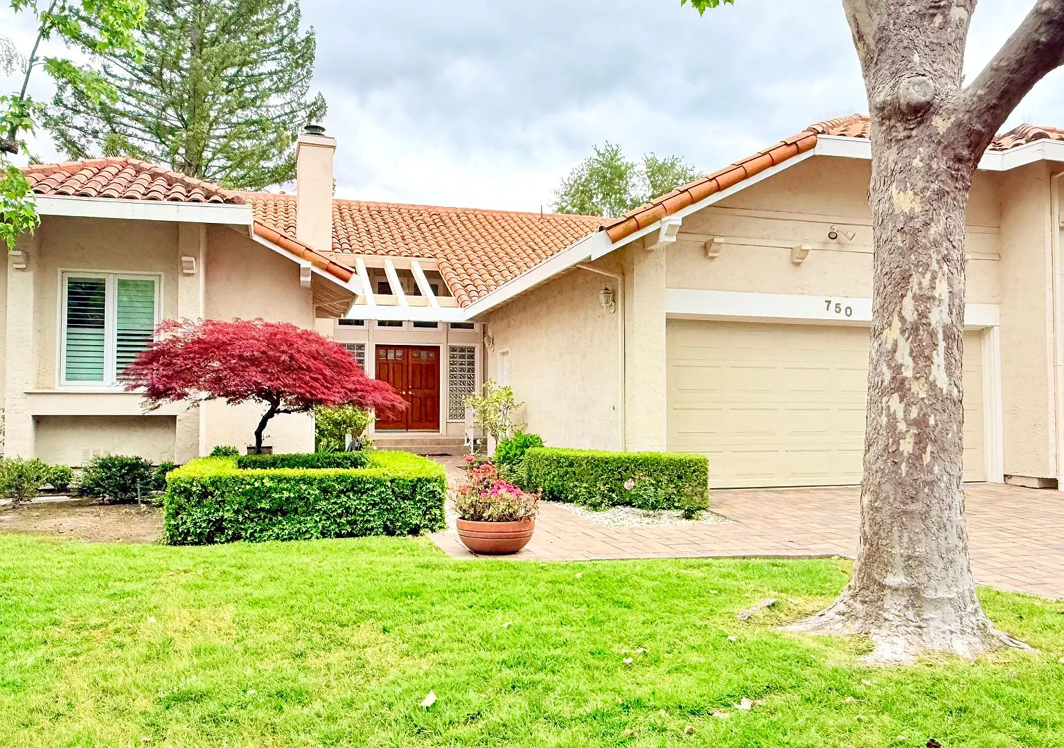 Beautiful and Classic, 3BD/2.5BA, Single-Story Estate Home in Blackhawk- Available NOW! — Photo 2