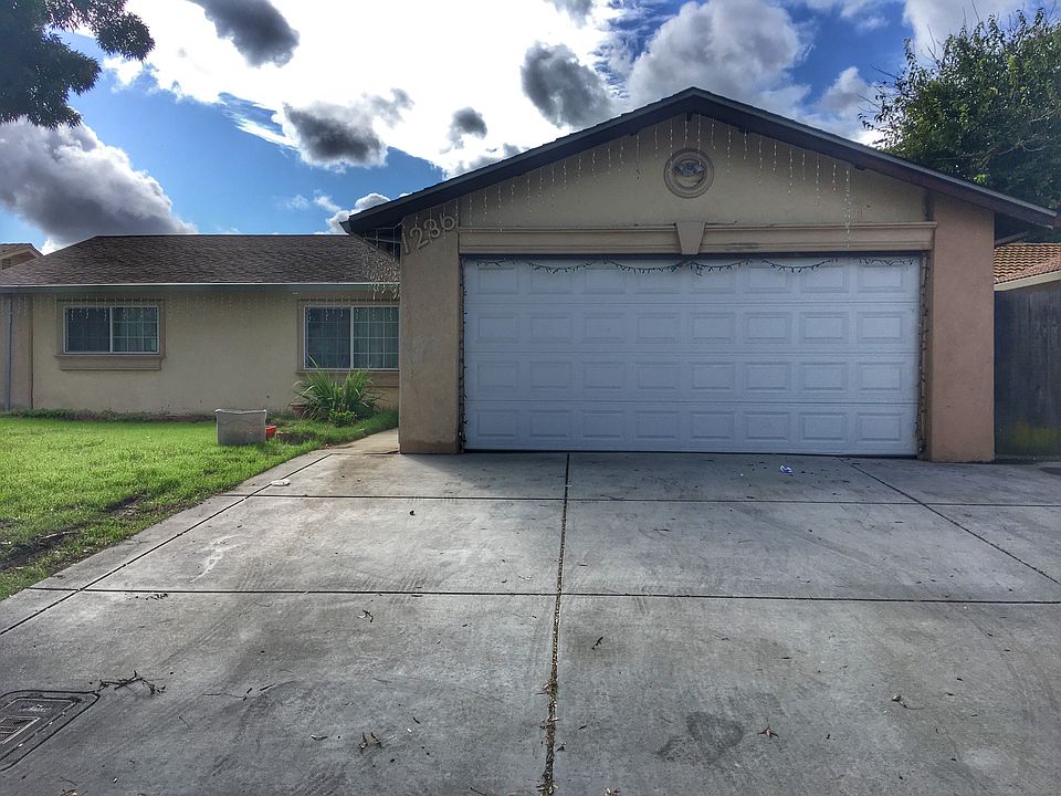 1st image of 1236 Castle Oaks Dr
