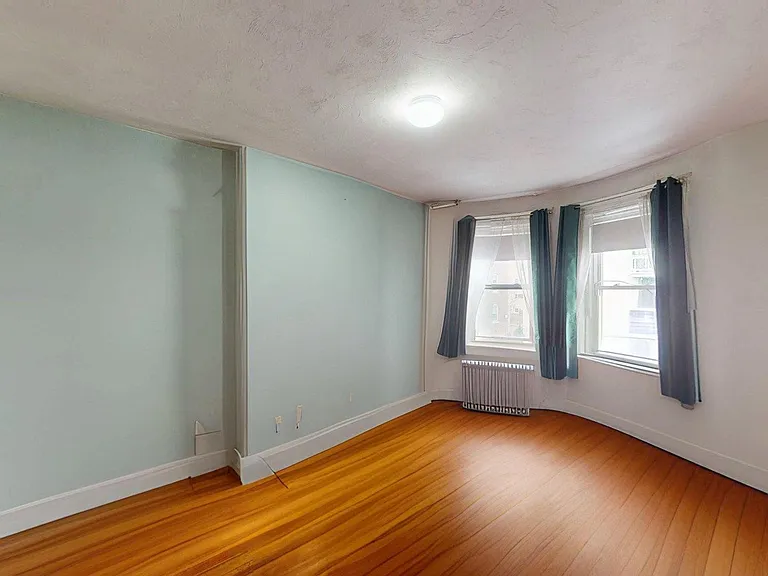 1375 Commonwealth Ave #8 — Photo 2