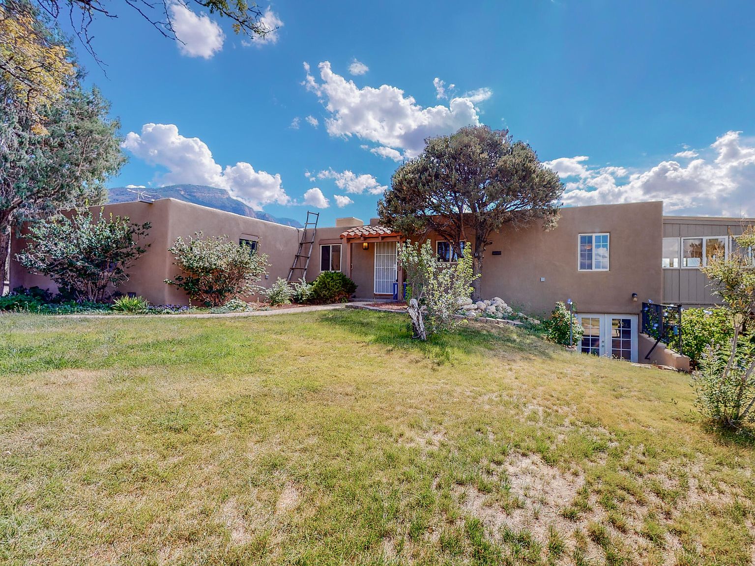 19 La Puerta Trl, Placitas, NM 87043 | Zillow