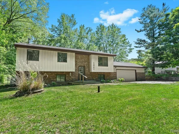 13041 Big Lake Rd, Davisburg, MI 48350