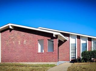 1805 Post Oak Ln, Carrollton, TX 75007