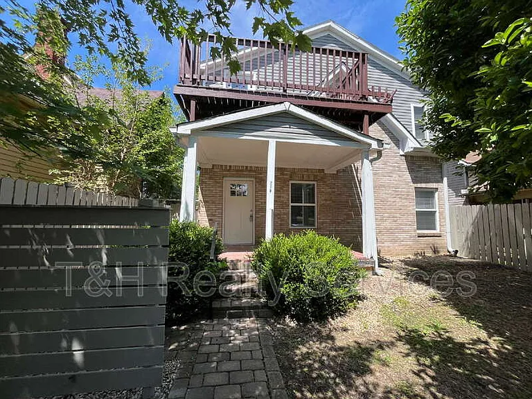 210 N Keystone Ave — Photo 1