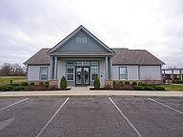 796 Redwood Ln #796, Lewis Center, OH 43035