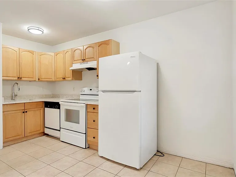 709 SE 15th St #1 — Photo 10