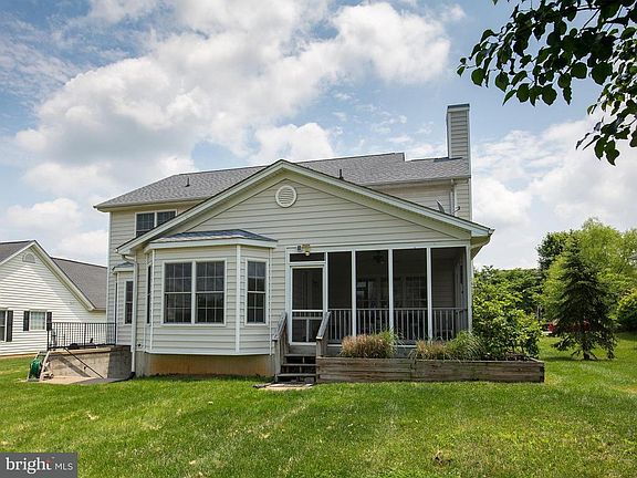 5th image of 417 Fremont Ct