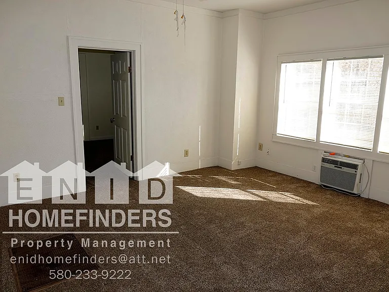 1304 E Park Ave — Photo 4