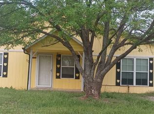 108 N 9th St, Comanche, OK 73529