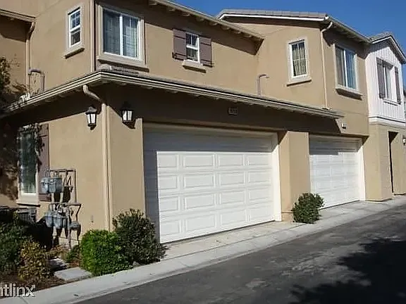 2 bed, 1318 sqft, $2,590 — Photo 4