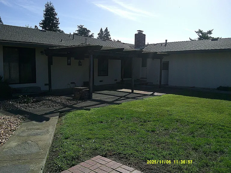 390 S Almond St — Photo 43