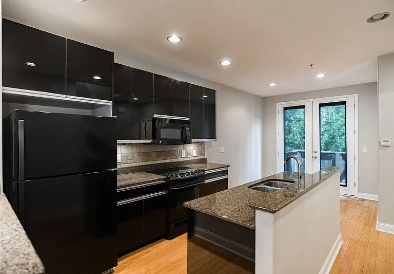 118 Ruth Dr #240 — Photo 9