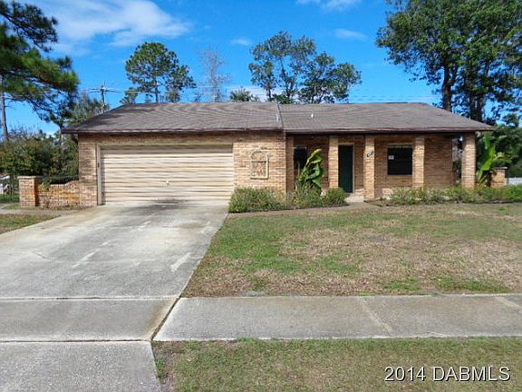 3rd image of 1211 Jeffery Dr