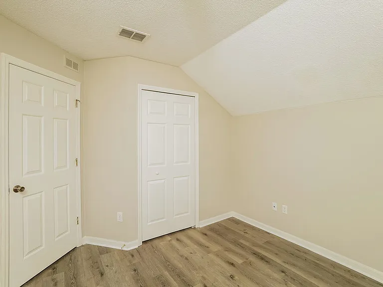 6035 Pointe Pleasant Blvd — Photo 16