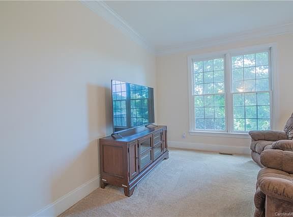 4th image of 3118 Highgate Dr