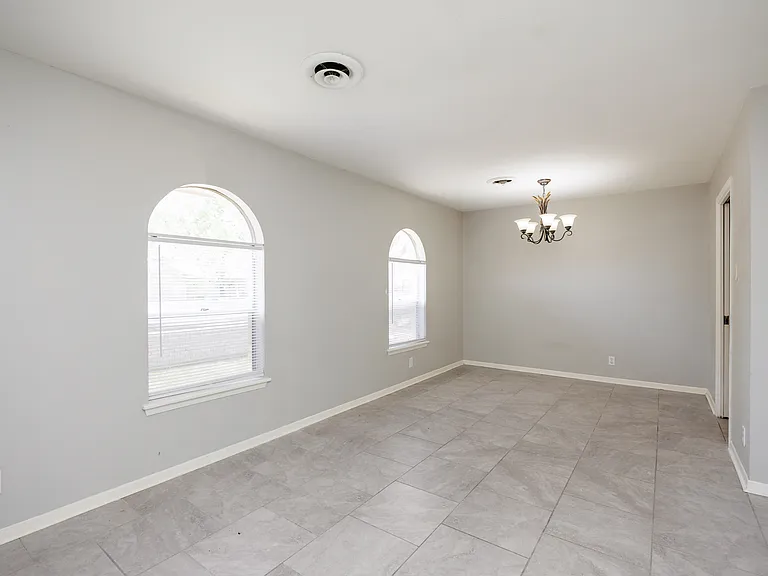 207 Blanco Dr — Photo 3