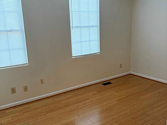 5th image of 46365 Columbus Dr Unit 905