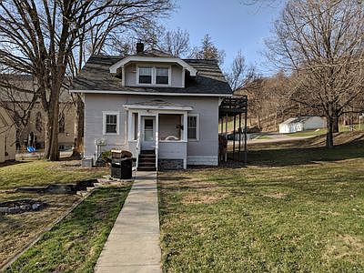 5th image of 312 2nd St E