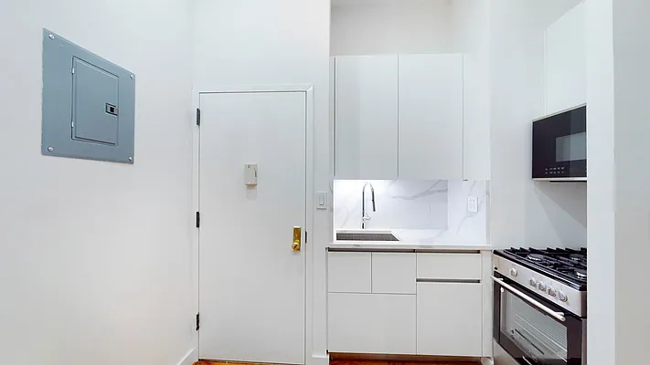 Rented by Brighton Management | media 6