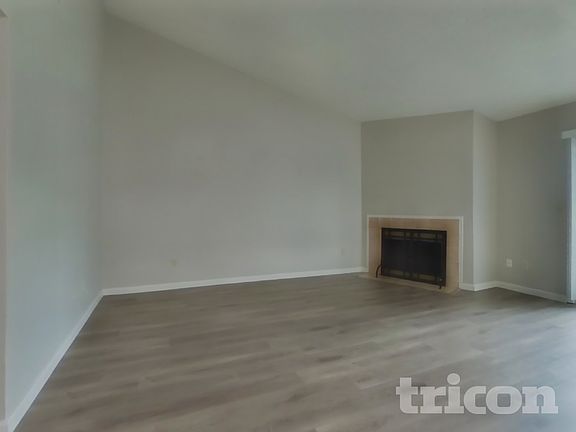 3rd image of 9411 Aizenberg Cir