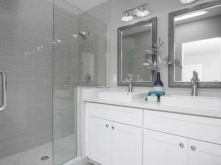 2201 E Fairmount Ave — Photo 21