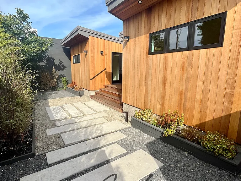 1244 Kains Ave — Photo 4