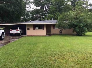 1241 N Woodcrest Ave, Denham Springs, LA 70726