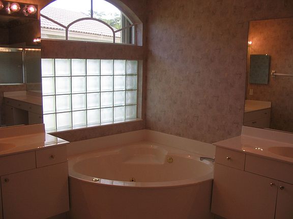 Large master bath