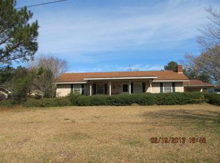 129 Hillside Ln, Fitzgerald, GA 31750