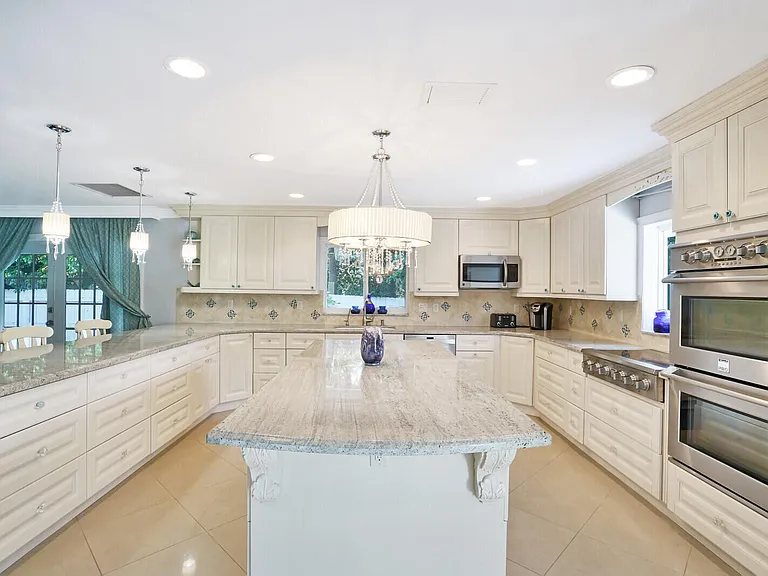 17 E Ocean Ave — Photo 20