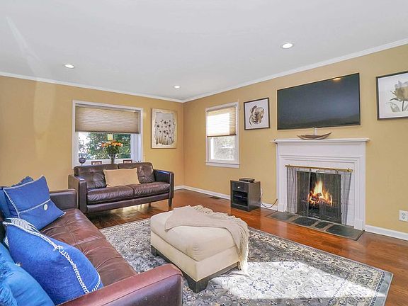 4th image of 201 Parkside Dr