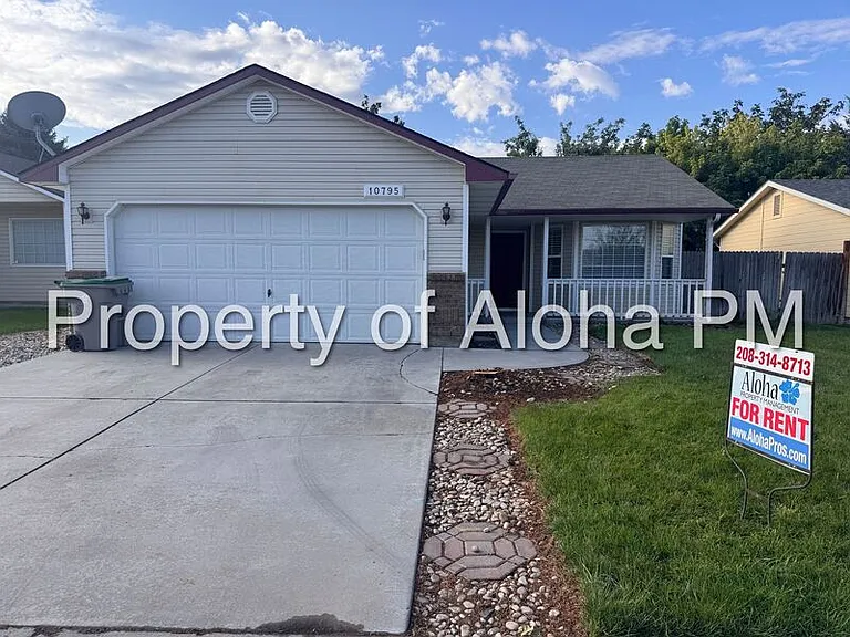 10795 W Susan St — Photo 1