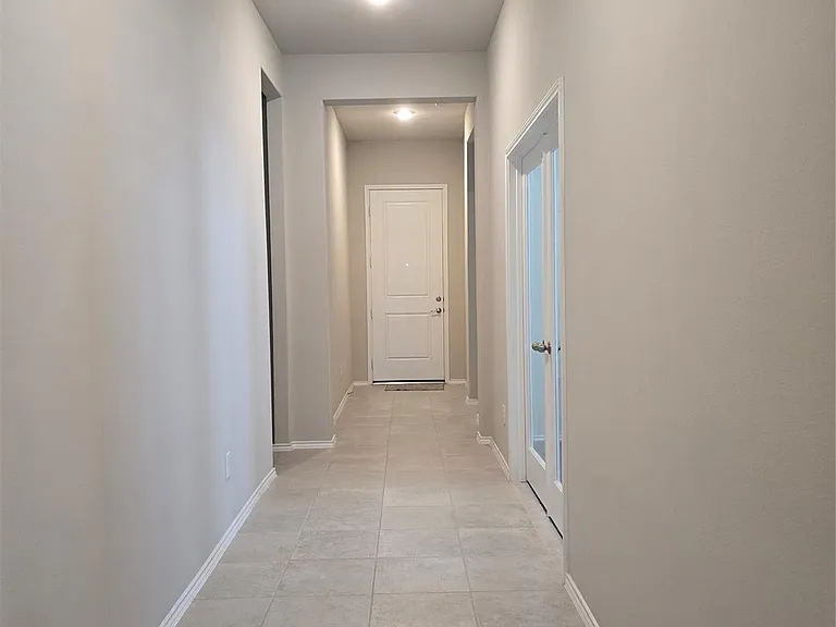 8711 Fox Trail Dr — Photo 5