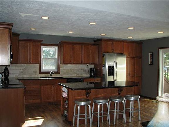 5th image of 15613 Capitol Cir