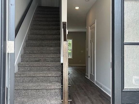 3rd image of 405 Shelby St