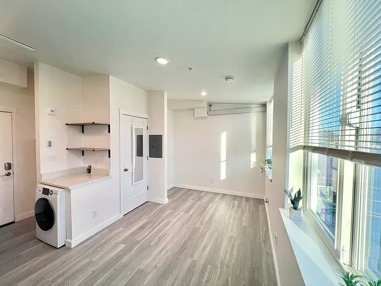 Unit 403 - $1,195, available to rent now