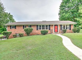 1405 Woodmont Dr, Greeneville, TN 37743