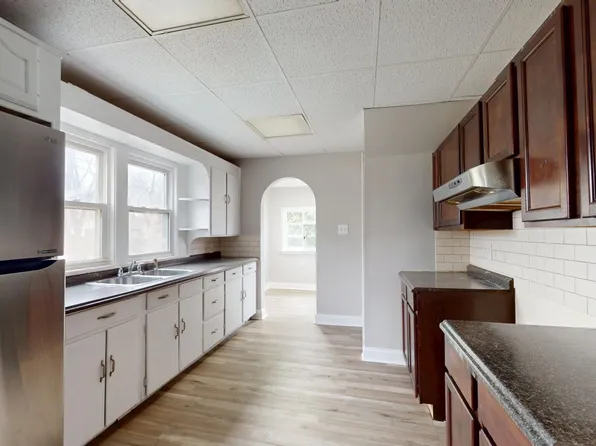 879 Hunt St, Akron, OH 44306