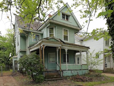 633 W 10th St, Erie, PA, 16502