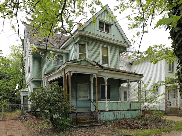 633 W 10th St, Erie, PA 16502