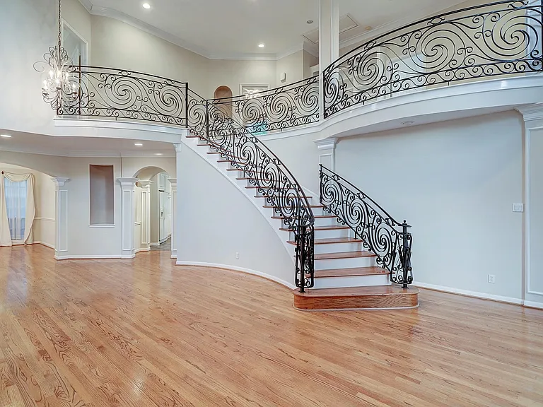 5365 Lampasas St — Photo 10