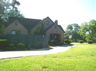 810 Paulus St, Schulenburg, TX 78956