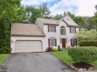 1201 Stonehenge Dr, Reading, PA 19606
