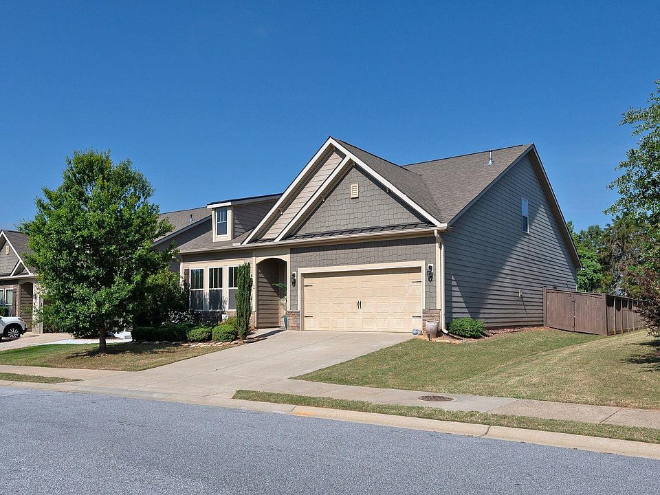 1st image of 7 Common Oaks Ct